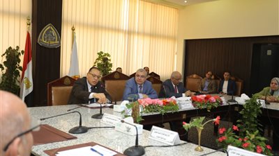 مجلس جامعة الزقازيق يهنئ رئيس الجمهورية والشعب المصرى بحلول شهر رمضان