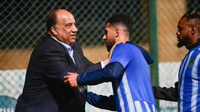 مصيلحي يجتمع مع لاعبي الاتحاد قبل مواجهة زعيم الفلاحين