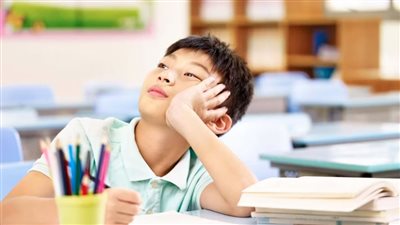 كيف تؤدي العزلة إلى اضطراب فرط الحركة ونقص الانتباه عند الأطفال؟