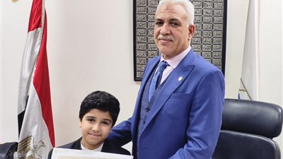 الطفل مالك يحرز المركز الأول فى الأبحاث الطلابية بكلية الطب عين شمس