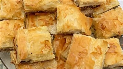 بالفيديو.. طريقة مختلفة لعمل الجلاش بالجبنة واللحمة المفرومة