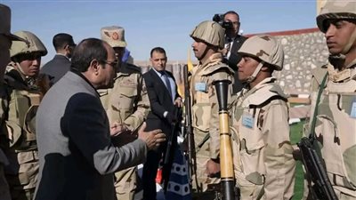  السيسي: سعيد بوجودي وسط أبنائي القوات المسلحة على أرض سيناء