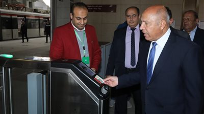 تفاصيل جولة وزير النقل بمحطة عدلي منصور والحي الحكومي في العاصمة الإدارية