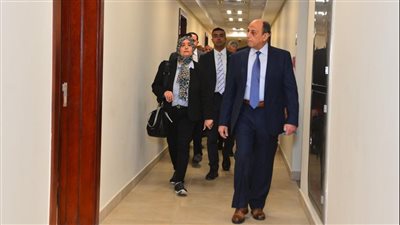وزير الطيران المدني يباشر سير العمل من مقر الوزارة بالعاصمة الإدارية الجديدة