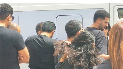 اللقطات الأولى من جنازة والد دينا الشربيني (صور)