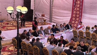 رئيس جامعة بنها يكرم المشاركين فى مبادرة «طلاب الخير في شهر الخير»