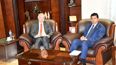 وزير الرياضة يبحث التعاون الثنائي مع سفير أستراليا