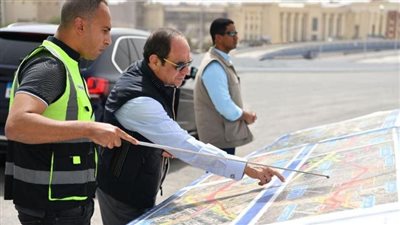تفاصيل تفقد الرئيس السيسي عددا من مشروعات المحاور والطرق بالجيزة