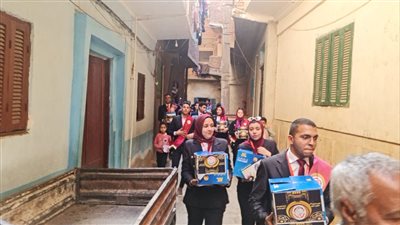  طلاب من أجل مصر بجامعة المنيا لتجهيز وتوزيع 1500 كرتونة 