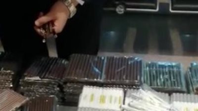 رجال الجمارك يحبطون عمليات تهريب خطيرة فى مطار القاهرة