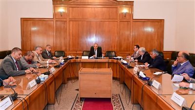  وزير الري يتابع الاستعدادات لفترة “أقصى الاحتياجات” المائية