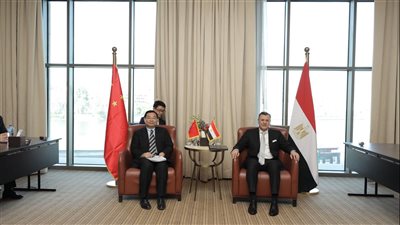 مباحثات ثنائية بين الوزيرين المصري والصيني لتعزيز سبل التعاون في مجال السياحة والآثار 