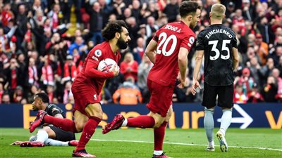 صلاح يسجل ويهدر ضربة جزاء في سقوط أرسنال أمام ليفربول
