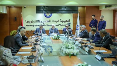 وزير التعليم العالي يرأس اجتماع مجلس إدارة المشروع القومي للجينوم المصري