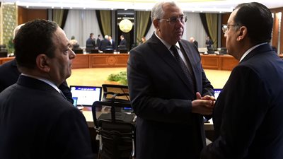 رئيس الوزراء يوجه بسرعة استلام الموظفين المنتقلين للعمل بالعاصمة الإدارية الجديدة