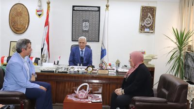 وحدة حقوق الإنسان بتعليم القاهرة تناقش حقوق المعلم والطالب وولى الأمر 