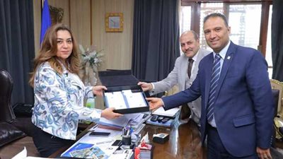 محافظ دمياط تعلن بدء تسليم بونات المواد الغذائية بمبادرة البنك الزراعي المصري