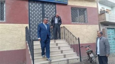 رئيس مركز السنبلاوين يكتشف غلق باب وحدة محلية ويحيل رئيسها للتحقيق 