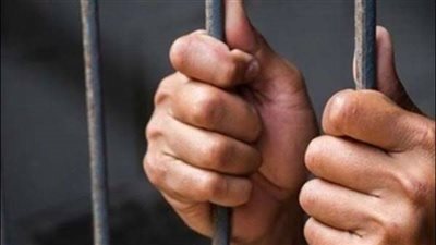 ضبط كيلو وربع هيروين و5900 قرص مخدر بحوزة تاجر مخدرات بالتبين