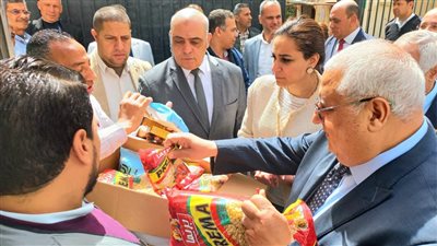 البنك الزراعي يستكمل قوافل الخير لتوزيع المساهمات الغذائية على الأسر الأكثر احتياجًا 