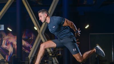 مروان مدحت مدرب اللياقة البدنية يجيب عن كيفية علاج الام الرقبة بالتمارين 