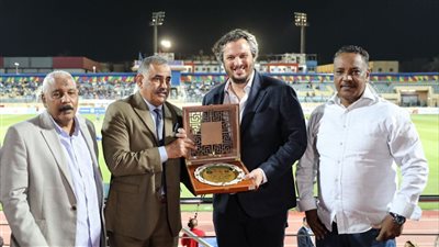 أسوان يكرم المهندس ممدوح عيد ونادي بيراميدز