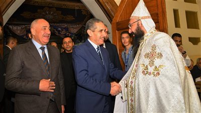 محافظ الغربية يشهد قداس عيد القيامة بكنيسة ماري جرجس في طنطا