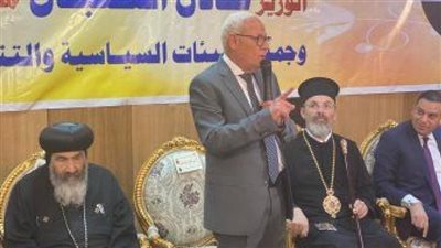 الأنبا تادرس يقف دقيقة حدادا على روح مدير أمن بورسعيد السابق