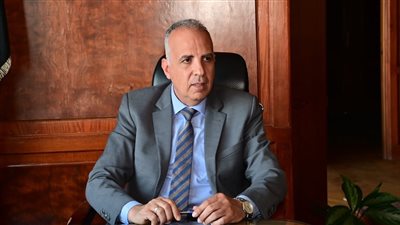 وزير الري يتابع منظومة خدمات وشكاوى المواطنين