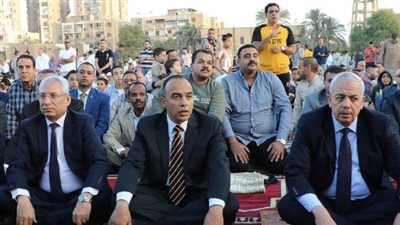 نائب محافظ المنيا يؤدى صلاة عيد الفطر بساحة الفريق صفي الدين أبوشناف 