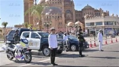 انتشار الخدمات الأمنية بالشوارع لتأمين احتفالات المصريين بعيد الفطر