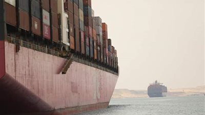 عبور 95 سفينة بقناة السويس فى أول أيام عيد الفطر