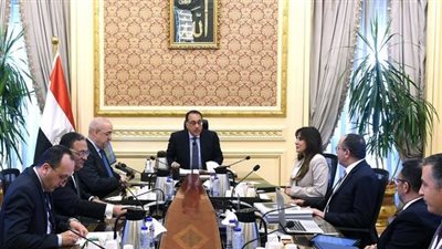 رئيس الوزراء يناقش رؤية 