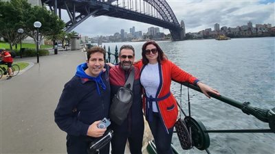 إلهام شاهين في أستراليا برفقة كريم عبد العزيز وهاني رمزي (صور)