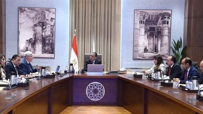 رئيس الوزراء يتابع مع وزير التعليم العالي موقف الطلاب المصريين بالجامعات السودانية