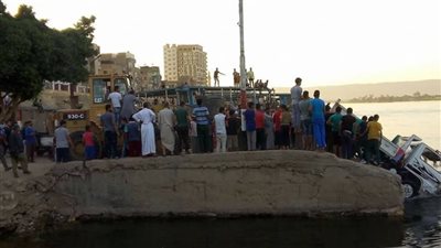 مصرع شخصين سقطت بهما سيارة ربع نقل فى نهر النيل بالمنيا 