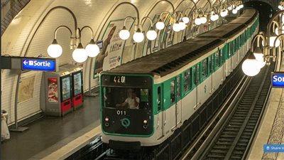 سائقو مترو باريس يضربون عن العمل بعد فتح تحقيق في حادث مميت