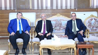 هدايا وزير التعليم لأهالي سيناء احتفالا بذكرى تحريرها