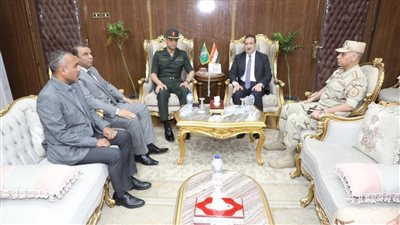 محافظ المنوفية يتلقى واجب العزاء فى وفاة ابن شقيقه 