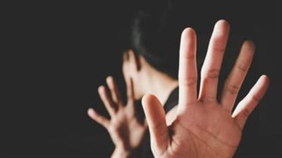 حاول تقبيلها.. زوجة لاعب شهير تتعرض لتحرش جنسي داخل كمباوند بالتجمع الخامس