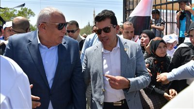 وزير الرياضة يتفقد مركز شباب شهداء الروضة بشمال سيناء 