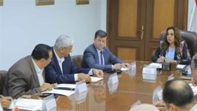 محافظ دمياط تعقد اجتماعا موسعا لمتابعة منظومة توريد القمح للموسم الحالى 