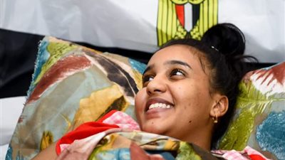 وزيرة الهجرة: مصر لاتترك ولادها وتطمئن على الطلاب المصابين العائدين من السوادن 