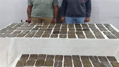 ضبط 2 من أباطرة الكيف بحوزتهما 10 كيلو من مخدر الحشيش بقنا 