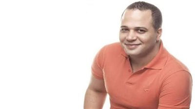 الوجه الآخر لـ مصطفى درويش.. وجبات وتبرعات ومساعدات للمحتاجين