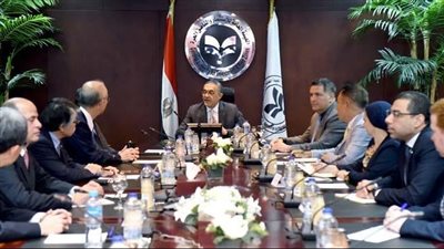 تعاون مصري ياباني لتوطين صناعة السيارات في مصر