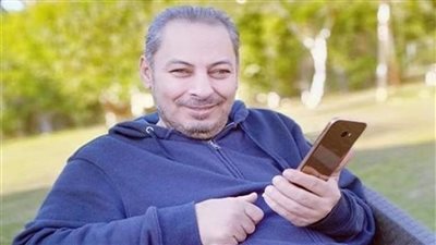 وفاة الشاعر الغنائي أيمن الطويل عن عمر 42 عامًا