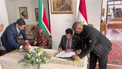 وزير الشباب والرياضة يوقع بروتوكول تعاون ثنائي مع نظيره الجنوب أفريقي