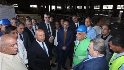 جولة لوزير النقل وخبراء فويست ألبين النمساوية بورش السكة الحديد بالعباسية