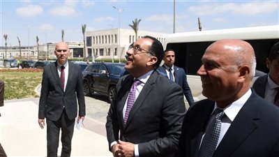 رئيس الوزراء يتفقد مقر وزارة النقل بالعاصمة الإدارية الجديدة